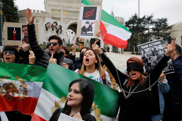 تظاهرات در پشتیبانی از جنبش انقلابی مردم ایران / استانبول / ۱۰ دسامبر ۲۰۲۲