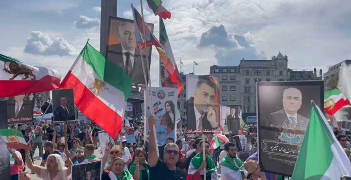 تظاهرات ایرانیان در همبستگی با انقلاب ملی ایران / میدان ترافالگار لندن / ۱۶ سپتامبر ۲۰۲۳