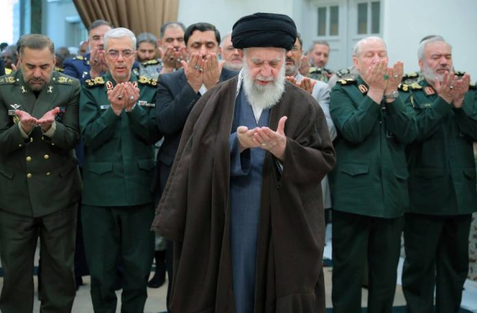 khamnei IRGC (1)