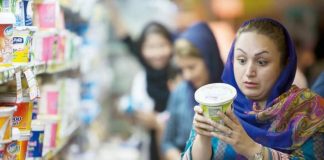 کاهش ۷۰ درصدی سرانه مصرف لبنیات طی ۱۵ سال؛ نیمی از جمعیت ایران دیگر توان خرید لبنیات ندارند