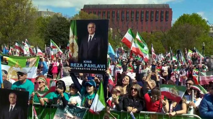 تظاهرات ایرانیان حامی پهلوی در واشنگتن / ۱۳ آوریل ۲۰۲۵