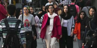 نمایش نرمش برای کاهش شدت بحران